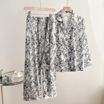 Tr&uuml;kitud lilledega pidžaamad, naiste pidžaamad, kevadsuvised siidist satiinist p&uuml;ksid, &uuml;likonnad, pidžaamad, vabaajar&otilde;ivad, lahtised koduriided M valge