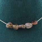Pierres et Min&eacute;raux. Collier 5 perles Auralite du Canada. Chaine en acier inoxydable Collier femmes, hommes. Taille personnalisable.