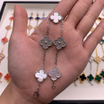 Boutique Neljak&auml;pa Ristikheina Viie &Otilde;iega K&auml;ev&otilde;ru 18K Kerge Luksus Ins Disain Mood Peen Mitmek&uuml;lgne Meeste ja Naiste Mudelid K&auml;ev&otilde;ru Boutique Bracelet
