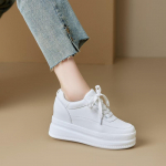 Kevad- ja suvekingad, uued sisek&otilde;rguse suurendamisega, v&auml;ikesed valged kingad, naiste paksu tallaga, kaldus kontsaga, ehtsast nahast vabaajajalatsid 33 valge