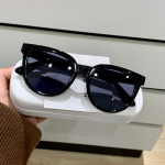 Uued moep&auml;ikeseprillid Elegantsed suure raamiga p&auml;ikeseprillid Retrostiilis prillid Nii meestele kui naistele P&auml;ikeseprillid UV400 varjud As shown