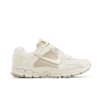 Nike Naiste Air Zoom Vomero 5 'Pale Ivory Sanddrift' (naiste suurused) Hele Iivoor / Hele Iivoor / Liivakallas / Hele Iivoor Jooksutossud FQ6868 111 41.0