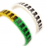 Les Tr&eacute;sors De Lily [K9484] &ndash; 2 silikoonk&auml;ev&otilde;ru 'T&ecirc;te de Mort' valge tutti frutti mitmev&auml;rviline