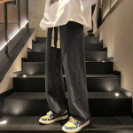 Kevadised meeste vabaaja suures suuruses elastse v&ouml;&ouml;kohaga laia s&auml;&auml;rega teksad XXXL must