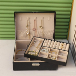 Ehete hoiukarp Suure mahutavusega naiste s&otilde;rmus K&otilde;rvar&otilde;ngad Kaelakee K&auml;ev&otilde;ru Viimistlus Ehtekarp Loov kahekordne lukkudega punane