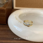 Emailitud ruudulise mustriga s&otilde;rmuste komplekt, ebakorrap&auml;rane m&auml;etipp, k&otilde;rge v&auml;&auml;rtus, ni&scaron;&scaron;, ainulaadne disain, personaalne avatud nimetiss&otilde;rm