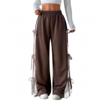 Naiste pikad p&uuml;ksid k&uuml;lgedelt paeltega, &uuml;lem&otilde;&otilde;dulised laia s&auml;&auml;rega vabaaja p&uuml;ksid taskutega, &uuml;hev&auml;rvilised, lahtise l&otilde;ikega, spordip&uuml;ksid S hall