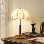 UOSU Prantsuse Vintage Kroonlehega &Ouml;&ouml;lamp