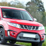 Suzuki Vitara 2015-2019 Esitulede kulmud & Udutulede liistude dekoratsioon Glossy Black [Pair]