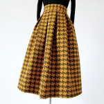 Naiste ruuduline villane seelik s&uuml;gis- ja talvine poolseelik k&otilde;rge v&ouml;&ouml;kohaga ja &otilde;huke A-kujuline seelik hagijas S kollane