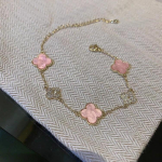 Uus neljalehelise ristiku k&auml;ev&otilde;ru t&auml;iustatud isikup&auml;rastatud k&auml;sit&ouml;&ouml;