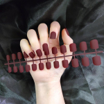 24tk/komplekt Vajutage k&uuml;&uuml;ntele T&auml;ielik kate L&uuml;hike lame pea Matte Nail Art Mitmev&auml;rvilised ribad Matid V&otilde;ltsk&uuml;&uuml;nekleebised DIY Nail Art