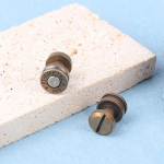 1 tk messingist isetegemise kott, pandlaga k&auml;ekott, &uuml;mmargune pealukk, pandlaga nahast k&auml;sit&ouml;&ouml;&otilde;mblusriistvara koti lukuga lukutarvikud