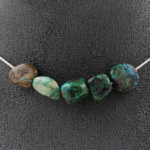 Pierres et Min&eacute;raux. Collier 5 perles Chrysocolle des USA. Chaine en acier inoxydable Collier femmes, hommes. Taille personnalisabl