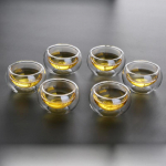 Bambusest ja puidust k&auml;epidemetega teekann, valmistatud borosilikaatklaasist, teetasside komplekt ja avatud tulel kasutatav, tee ja vee eraldamine