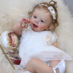 60 cm elutruu Reborn Baby Doll Yannik Realistlik pehmest riidest keha Vasts&uuml;ndinud beebide nukk Ilus t&uuml;druk lokkis juustega Taass&uuml;nninukud lastele vanuses 3+ aastat cloth body