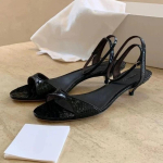 Punane V&auml;ike Konts Br&auml;nd Naiste Sandaalid Seksikas Avatud Varvas pahkluupannal Disainerkingad Elegantne Madal Kontorikinga Zapatos De Mujer 35 punane