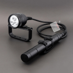 Turvalisus DF06 3000lm 200m veealune IP68 veekindel akvalangiga sukeldumise taskulamp tehniliseks sukeldumiseks / vrakisukeldumiseks / koopasukeldumiseks 3,9 jala pikkuse kaabliga