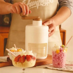 Kodumajapidamises kasutatav k&auml;sitsi juhitav raseeritud j&auml;&auml;-piimakokteil Smuuti valmistamise masin K&ouml;&ouml;k K&auml;si-j&auml;&auml;l&otilde;hkuja Mein Mein Ice Shaved Ice valge