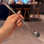 Roostevabast terasest &uuml;mmargune lusikas v&otilde;rk punane kuldne &otilde;htus&ouml;&ouml;k pika varrega segamine magustoidu lusikad k&ouml;&ouml;gitarvikute jaoks Vidinad 1PCS