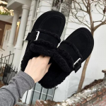 Karvased madalad naiste puuvillased sussid seemisnahast l&uuml;hikese pl&uuml;&uuml;siga pandlaga muulakingad 2025 trend soojad lumesaapad hubased kodu talve mujer zapatillas 40 must