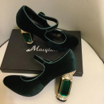 2025 Uued Sametised &Uuml;marate Varvastega Naiste Sandaalid Kivist Rhinestone Bling Bling Kontsa Paks High Heels Madalad Peo Lava Kingad 34