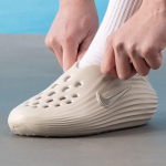 Nike Meeste ReactX Rejuven8 Spordisandaalid US 7