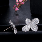CMM Lucky Clover Cubic Zirconia Stud Stud k&otilde;rvar&otilde;ngad roosa kuldne v&auml;rv