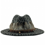 2019. aasta uus Trend Unisex Lameda &auml;&auml;rega villane vildist Jazz Fedora m&uuml;tsid Meeste Naised Leopard Terasuled Band Decor Trilby Panama pidulikud m&uuml;tsid 56 -58cm