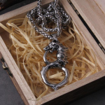 Kunagi ei tuhmu P&otilde;hjala Draakon Madu Piiramatu Ise-&otilde;gija Uroboros Ripats Kaelakee Puidust Karbiga Kingituseks 50cm