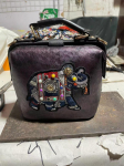 Naiste retro tikandiga laia rihmaga &otilde;lakott - 2022 moe rahvuslik stiil crossbody 19 inches lilla