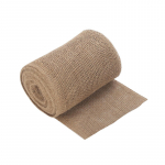 Puukaitse&uuml;mbris p&otilde;&otilde;saste taimede pakasekangas hoiab soojas talvel k&uuml;lmumisvastane side, taimekaitsekate 10cm*3m