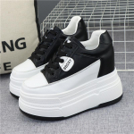 Moodne 13CM Mikrokiudnahast Kevad S&uuml;gis Platvormkiiluga Naiste Paks Sneaker Mokassiin Vulkaniseeritud Suvine K&otilde;rge Br&auml;nd Mugavad Kingad 34 must