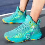 Kobe korvpallijalan&otilde;ud must Mamba vaimu tossud 4. p&otilde;lvkonna piiratud m&uuml;rgihammustus teismeline keskkoolilaps tsemendip&otilde;randa tossud 30 roheline