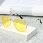 UV400 meeste p&auml;ikeseprillid s&otilde;itmiseks &ouml;&ouml;n&auml;gemine p&auml;ikeseprillid kollased l&auml;&auml;tsed Aviator Unisex #2