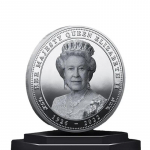 Uus kuninganna Elizabeth II m&auml;lestusm&uuml;nt Tema Majesteedi Kuninganna Elizabeth II m&uuml;ntide kogumise aastap&auml;evaga as the picture