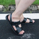 Kahe otstarbega meeste sandaalid suvised vabaaja mugavad sandaalid massaažisandaalid veekindlad sussid &otilde;ues ja kodus pl&auml;tud 42 must