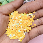 High quality Fashion DIY Acrylic Decorative Sequins Hollow Out PVC Sequins 1000Pcs Cute Resin Sequins Little Feet with 3.3*3.2mm kollane