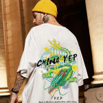 Suvised &uuml;lisuured T-s&auml;rgid O-kaelusega l&uuml;hikeste varrukatega vabaaja t-s&auml;rgid noortele, hip-hop Hiina trendi meeste s&auml;rgid XXXL