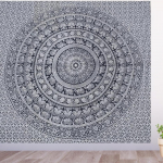 BLESS INTERNATIONAL K&auml;sitsi valmistatud India hipi boheemlaslik ps&uuml;hhedeelne elevandi mandala seinavaip laudlina voodipesu gobel&auml;&auml;n (Must ja valge) Poster