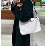 Hobo kaenlahenduskott Suure mahutavusega Moekas Pendeldaja kott Arvutikott Postiljoni kandekott &Otilde;lakott Kaasaskantav Naiste kott. 31x25x11cm valge