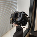 Suure mahutavusega kott naiste uus lihtne ja mitmek&uuml;lgne kett &otilde;lakott tekstuur &auml;mber pendelr&auml;nd m&auml;nguasjakott