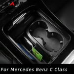 Kindalaeka korraldaja Mercedes Benz C-klassile W206 2022 2023 Keskkonsooli hoiustamine Kindalaeka kihiline hoiustamine Korrastamine