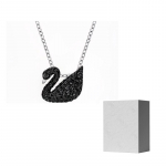 Swarovski kaelakeed naistele mustad F-Camellia Embossed Gift Box pfalzsinine v&auml;rv