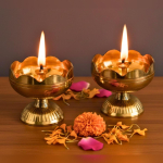 Messingist Diya Puhtast Messingist Traditsiooniline &Otilde;lipuja Lamp Templi, Mandiri, P&uuml;hade Kaunistuse, Kodu Kaunistuse ja Diwali Kingituse jaoks 2 brown