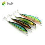 HENGJIA 4v&auml;rviline Minnow k&otilde;ristitega kalastuslant 8,2g/9,5cm Elutruu haugi landi p&uuml;&uuml;giriistad