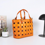 &Uuml;lemine kiht taimpargitud nahast k&auml;sitsi kootud kott + kunstiline retro veisenahast naiste kott + moodne &uuml;he &otilde;laga k&ouml;&ouml;giviljakorv k&auml;ekott 26.5x13.5x22cm pruun