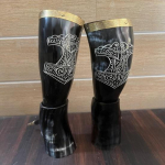 Komplektis 2 Vikingi joogisarve Naturaalne joogisarv poleeritud viimistlusega, messingist trimminupp