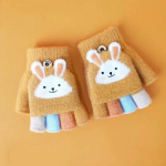 Soojad karvased, noored lapsed, t&uuml;drukud, moekindad, armsad multifilmid, j&auml;nese l&otilde;henenud s&otilde;rmedega kinnas v&auml;ikelapsele s&uuml;gistalv &otilde;uesoe kinnas