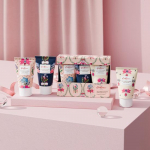 Cath Kidston Vegan Wild Rose & Queen's K&auml;tekreem Kolmekordne Pakkumine (30 ml x 3)